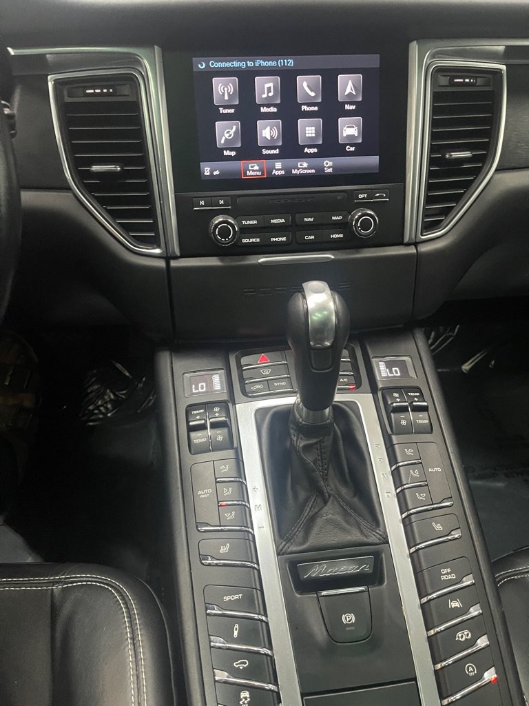 Used 2017 Porsche Macan GTS AWD/4WD image 19