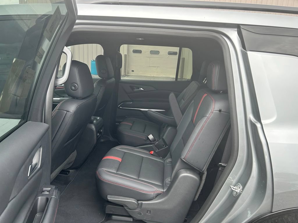 Used 2024 Chevrolet Traverse RS AWD/4WD image 6