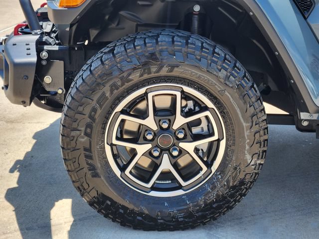 Used 2024 Jeep Gladiator Rubicon AWD/4WD image 17