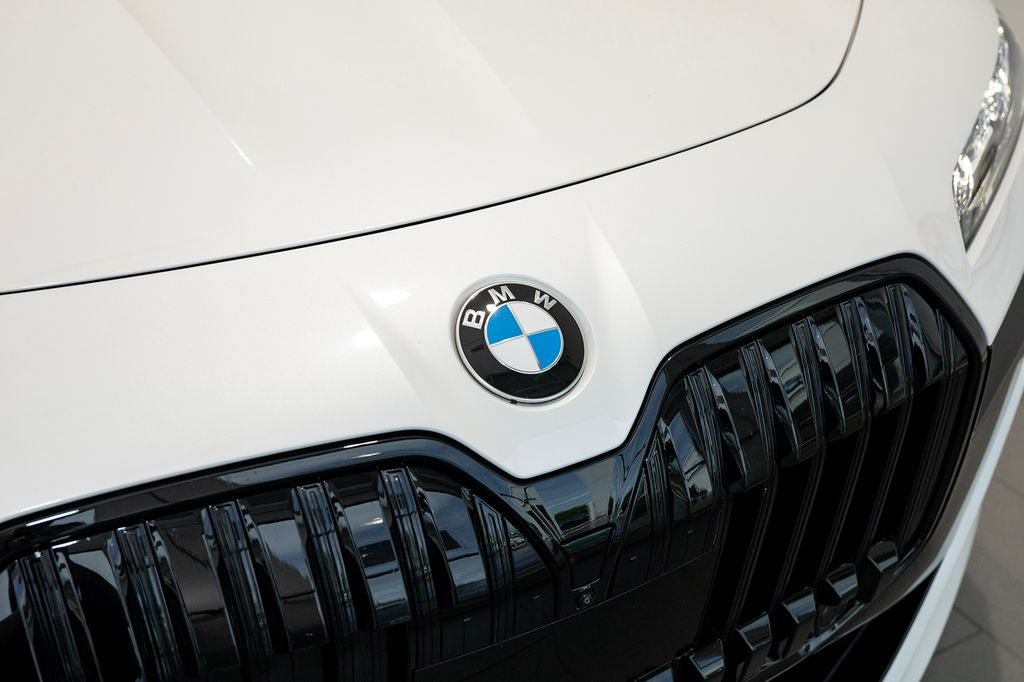 Used 2023 BMW 760i xDrive w/ Executive Package AWD/4WD image 17