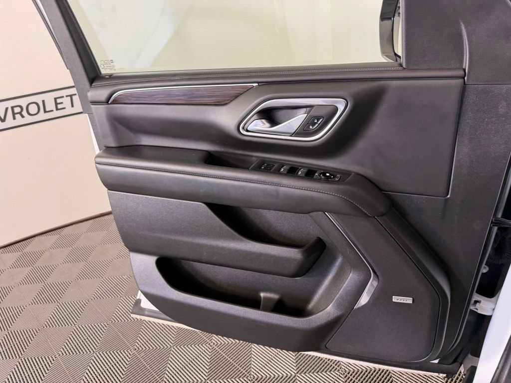 Used 2022 Chevrolet Suburban Z71 AWD/4WD image 13