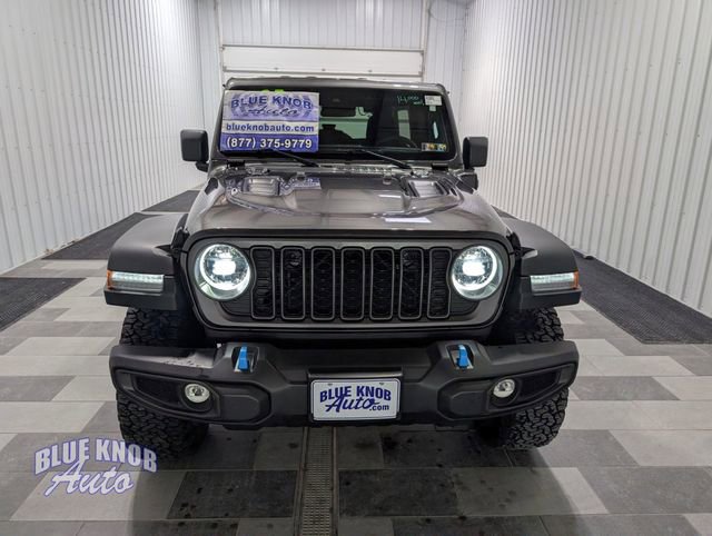 Used 2025 Jeep Wrangler Unlimited Rubicon 4xe w/ Convenience Group AWD/4WD image 6