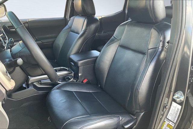 Used 2018 Toyota Tacoma TRD Sport w/ TRD Premium Sport Package image 20