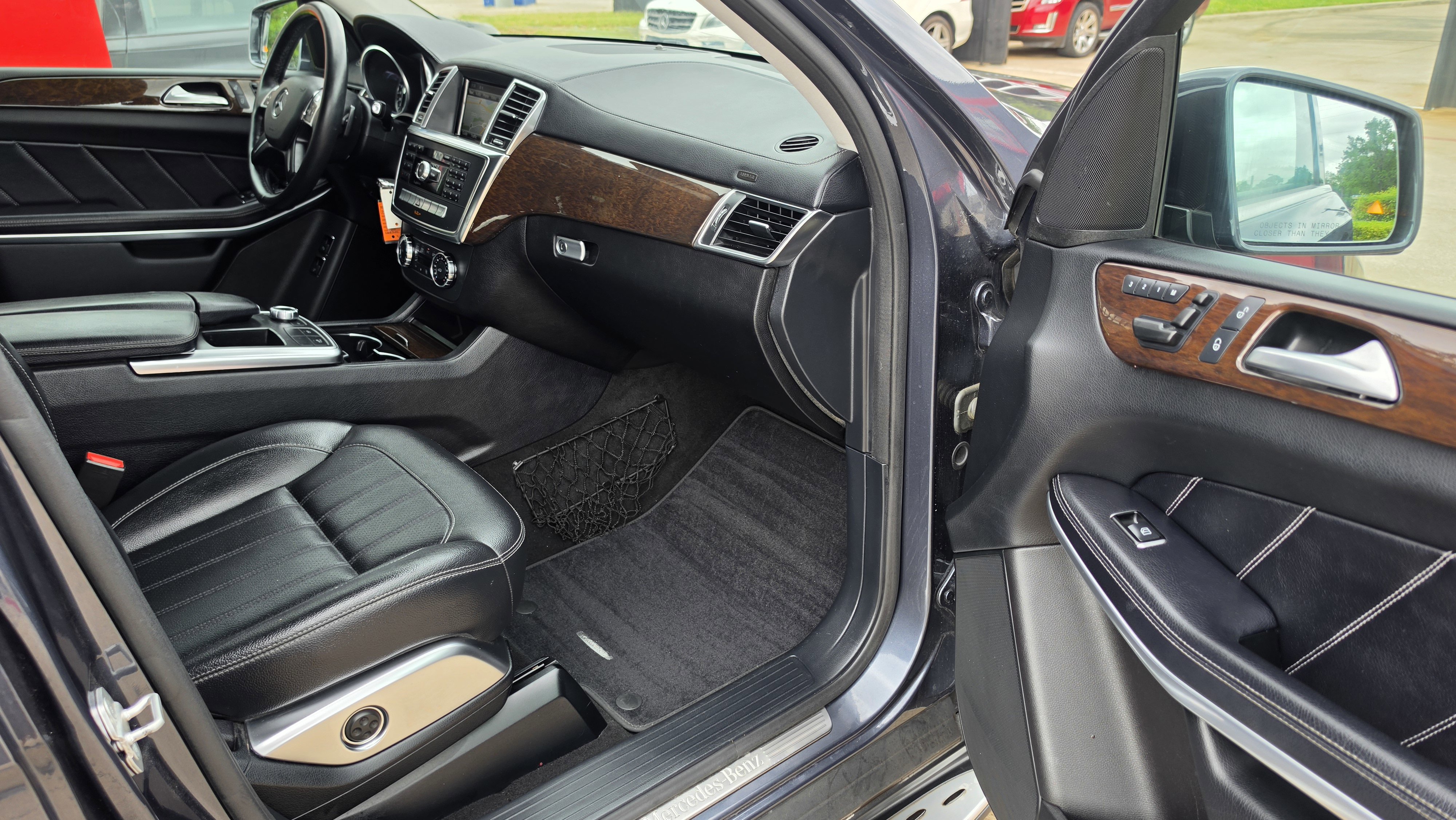 Used 2013 Mercedes-Benz GL 450 4MATIC w/ Premium 1 Pkg image 32