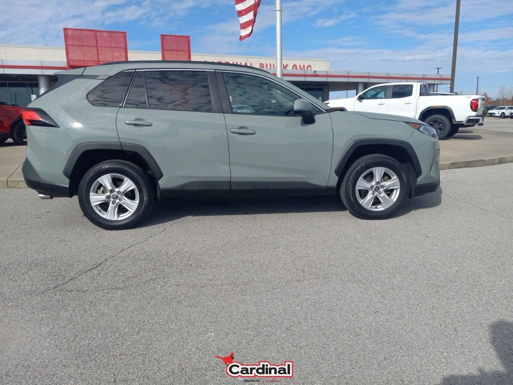 Used 2021 Toyota RAV4 XLE image 3