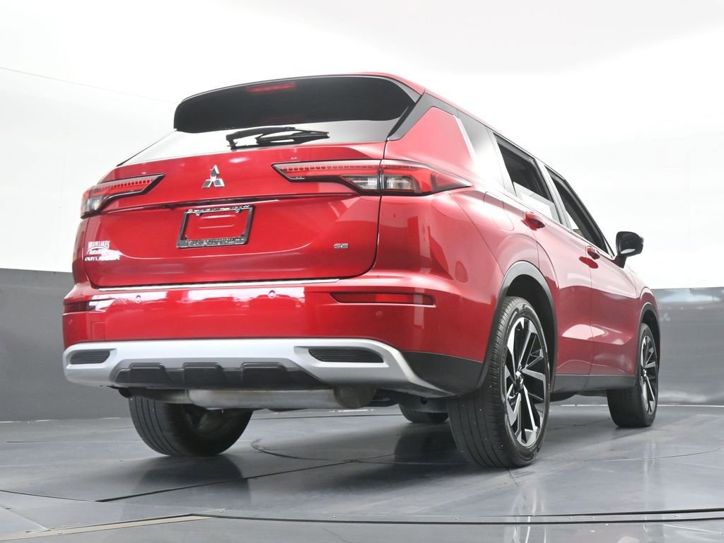 Used 2024 Mitsubishi Outlander SE Black Edition FWD image 54