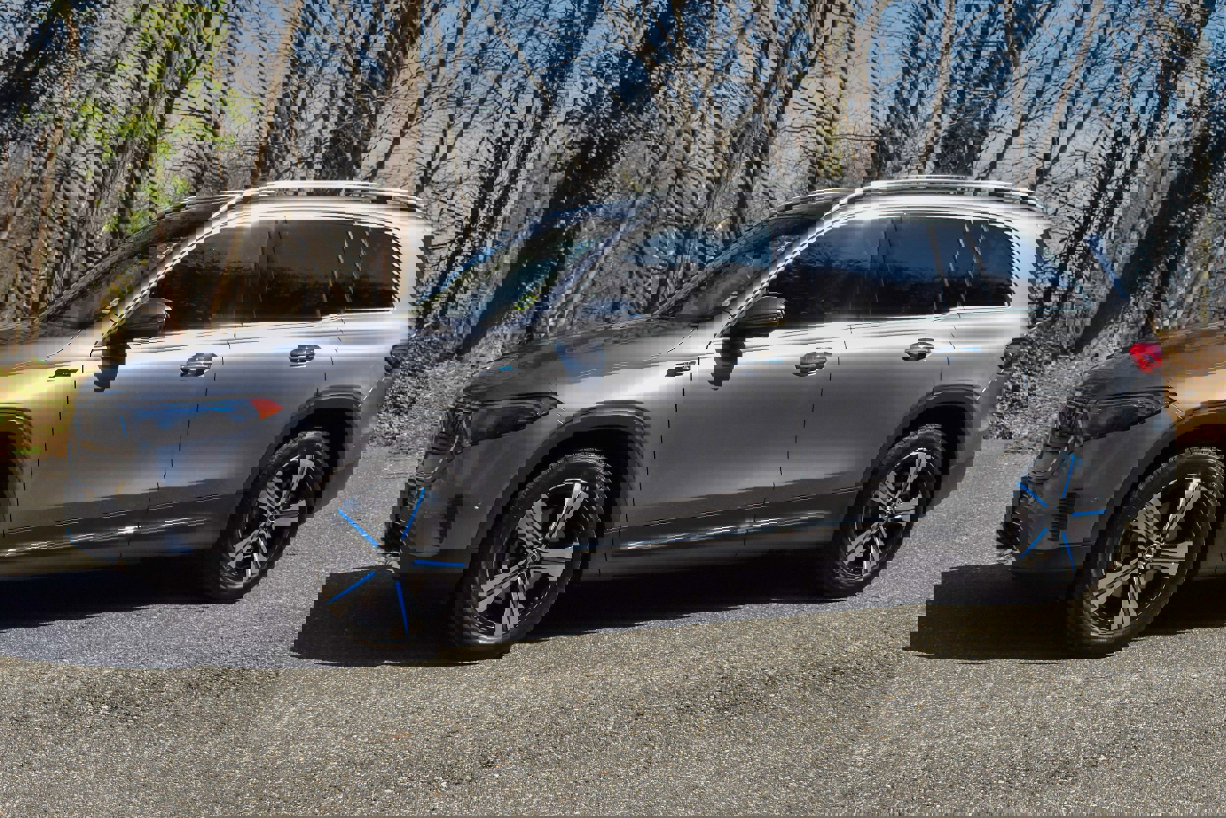 Used 2022 Mercedes-Benz EQB 350 4MATIC image 2