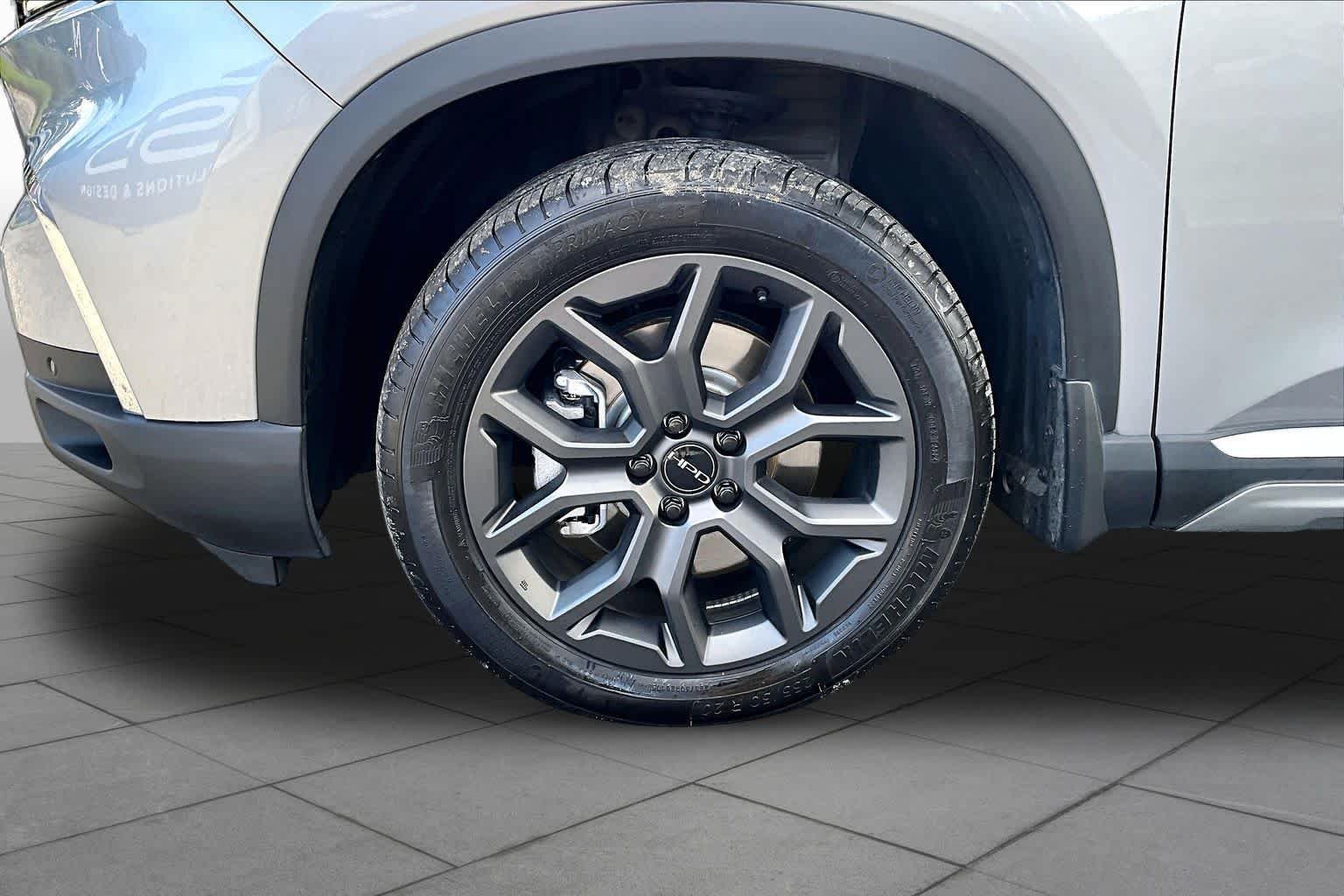 Used 2024 Honda Pilot Touring image 11