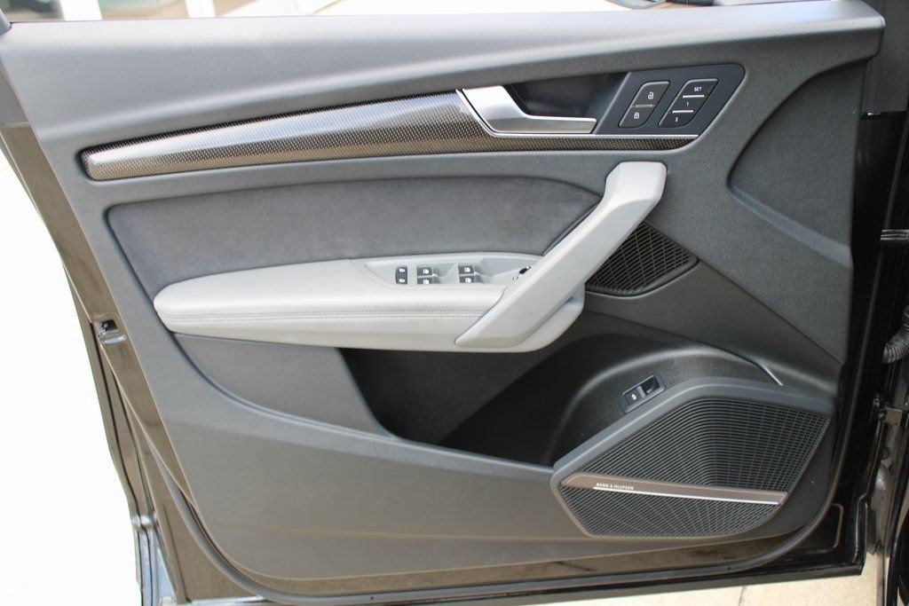 Used 2022 Audi SQ5 Premium Plus w/ Premium Plus Package image 9