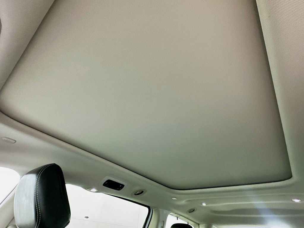 Used 2023 Chrysler Pacifica Limited image 23