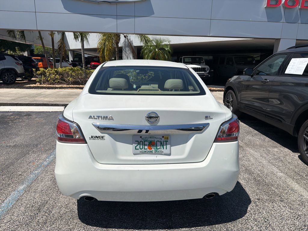 Used 2015 Nissan Altima 2.5 SL w/ Moonroof Package FWD image 6