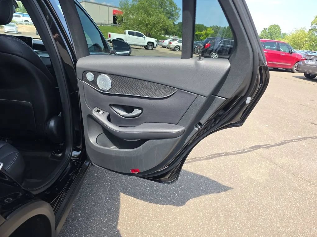 Used 2017 Mercedes-Benz GLC 300 4MATIC image 53