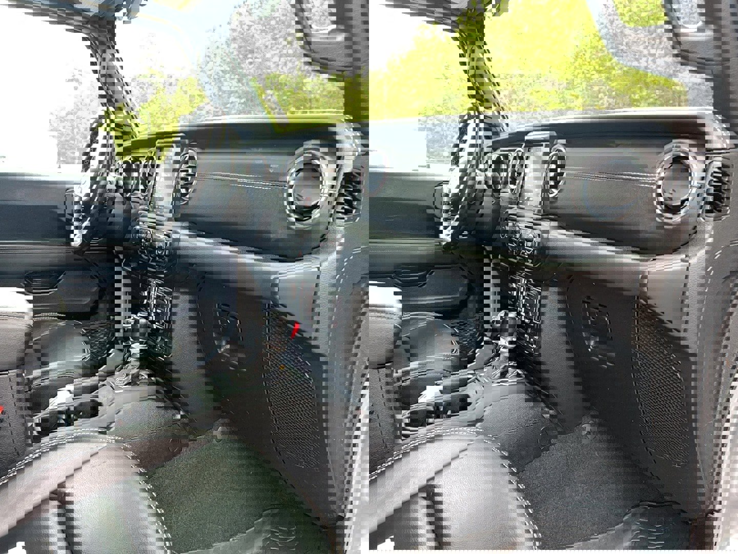 Used 2021 Jeep Wrangler Unlimited Sahara w/ Cold Weather Group image 23