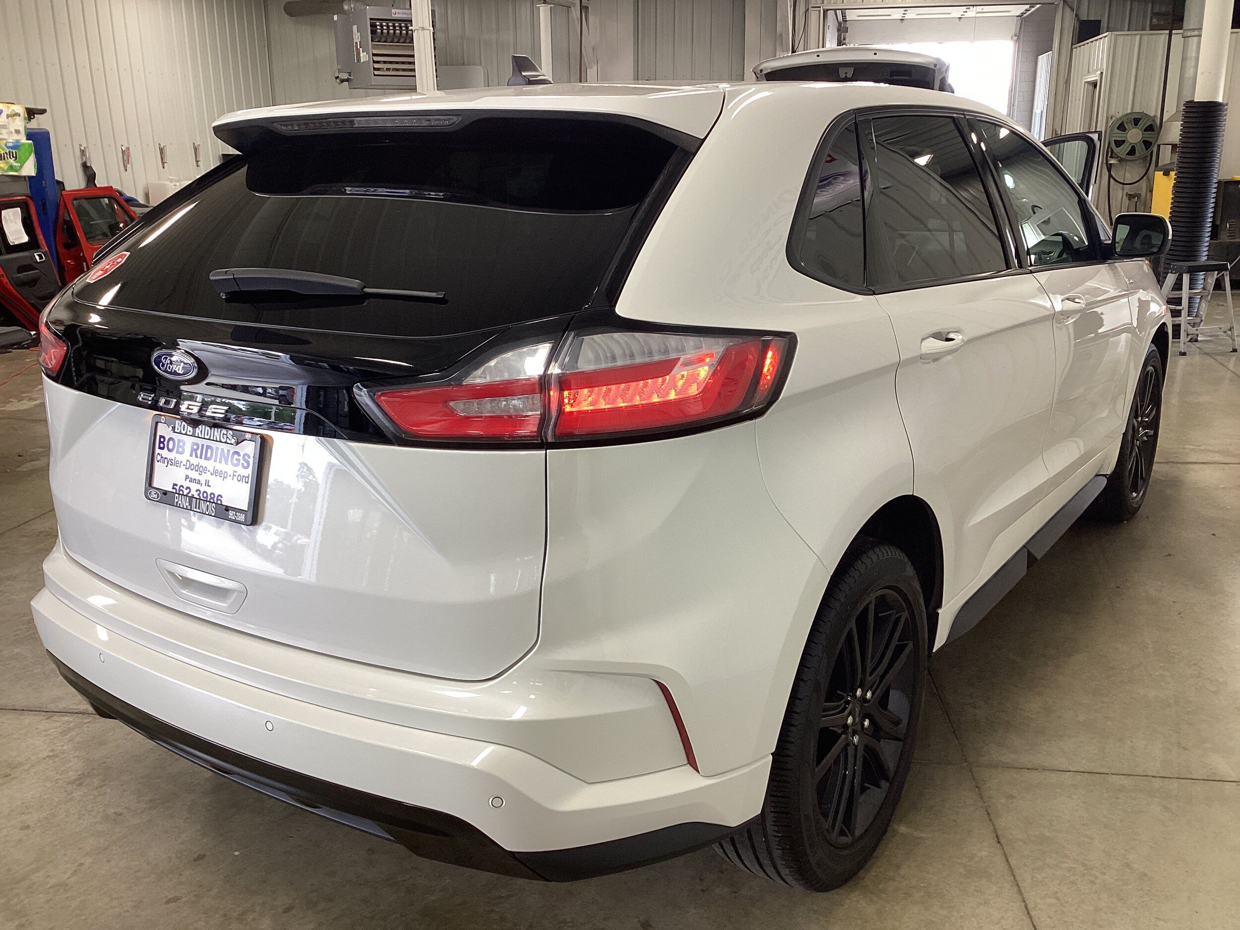 Used 2024 Ford Edge ST-Line AWD/4WD image 8