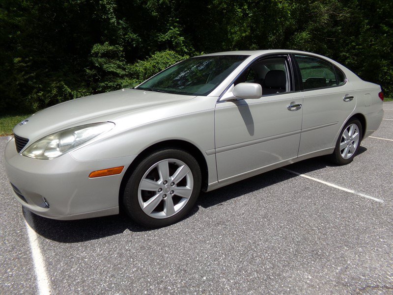 Used 2005 Lexus ES 330 FWD image 1