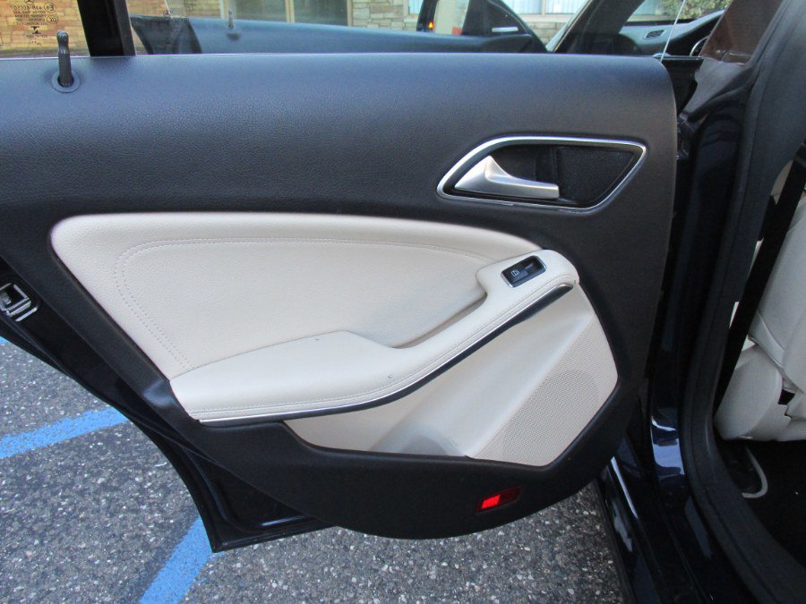 Used 2017 Mercedes-Benz CLA 250 4MATIC image 34