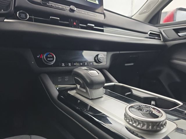 Used 2025 Mitsubishi Outlander SE image 36