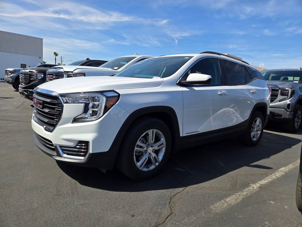 Used 2023 GMC Terrain SLE w/ Driver Convenience Package FWD image 1