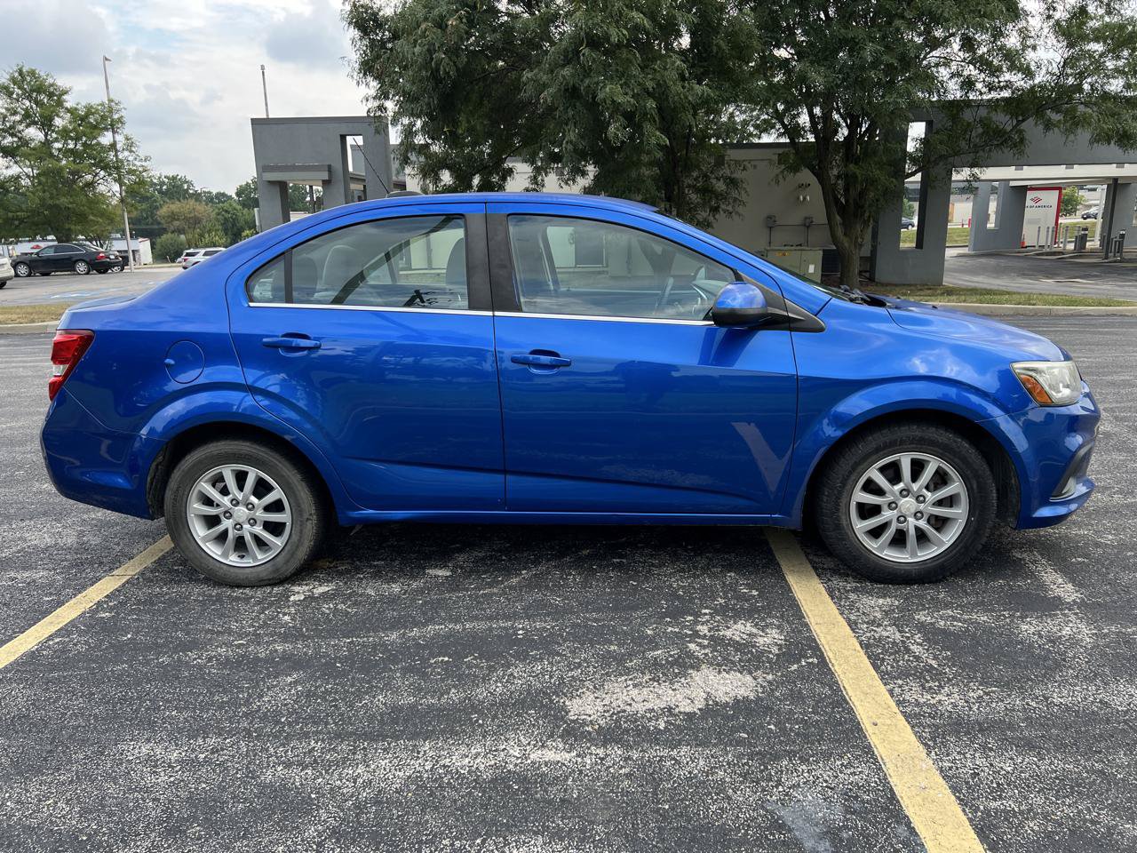 Used 2017 Chevrolet Sonic LT FWD image 7