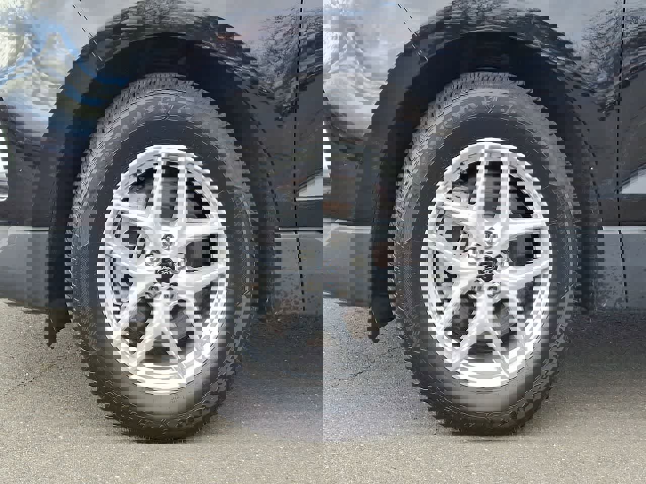 Used 2024 Ford Edge SEL image 29