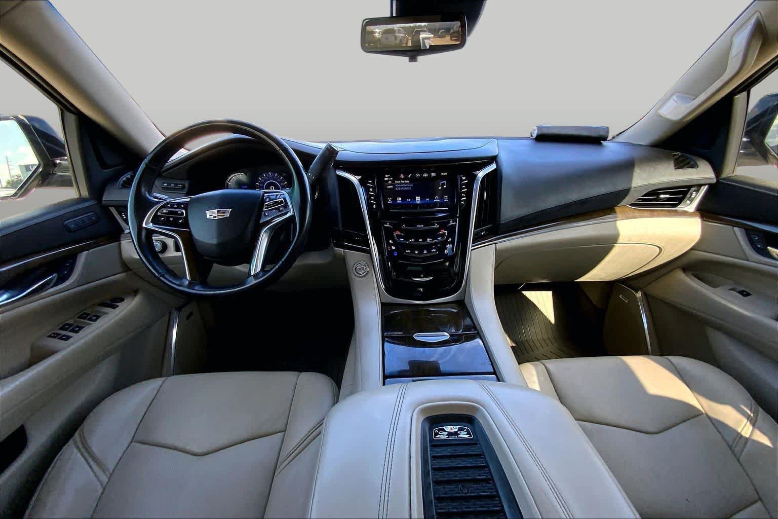 Certified 2019 Cadillac Escalade Premium Luxury RWD image 16