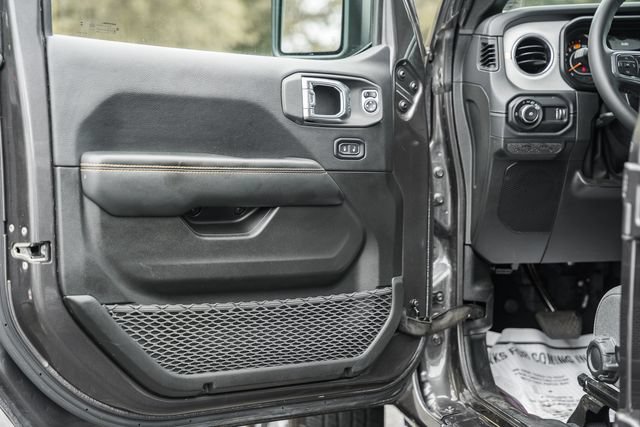 Used 2025 Jeep Wrangler Unlimited Sahara AWD/4WD image 44