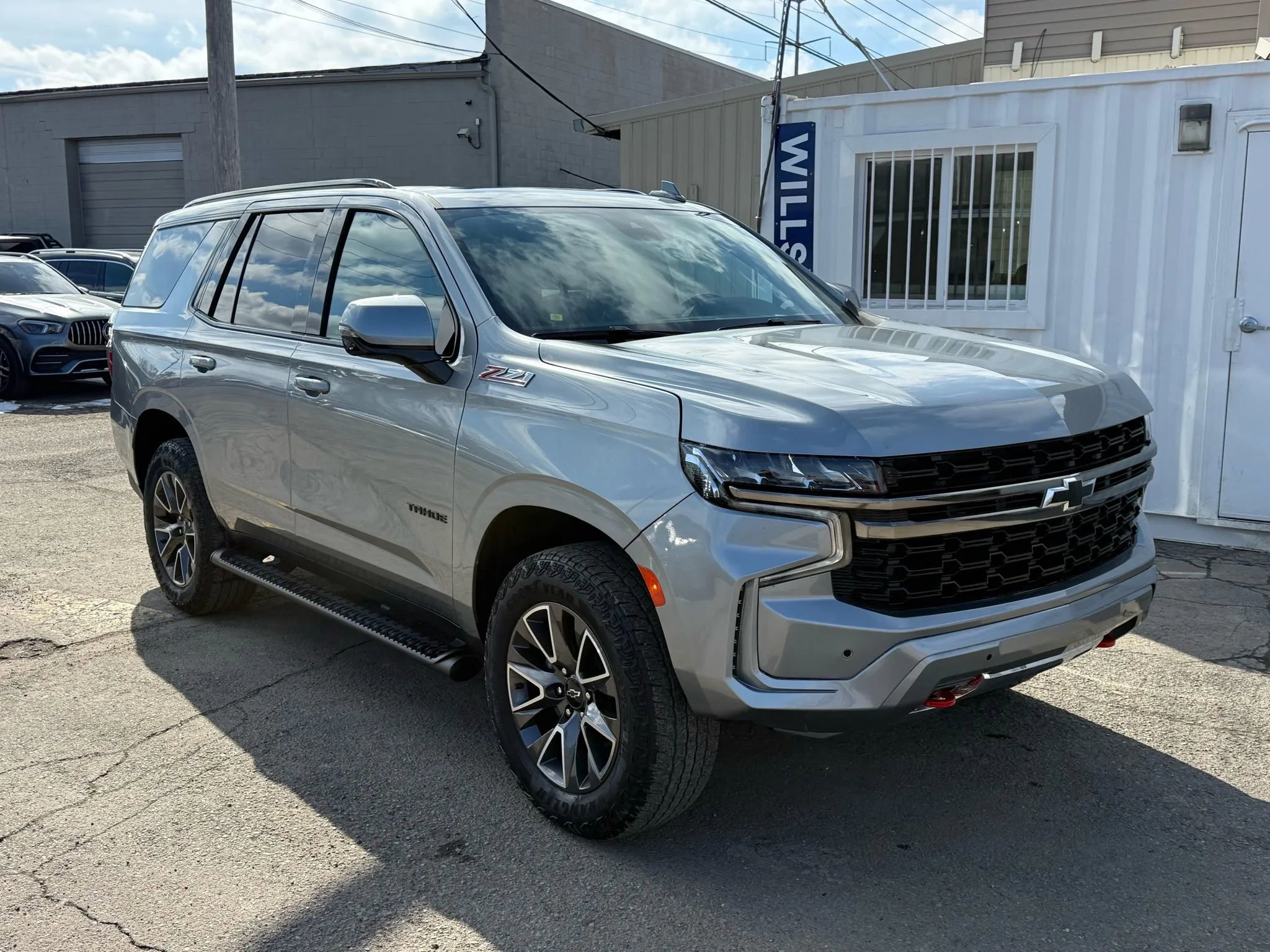 Used 2024 Chevrolet Tahoe Z71 w/ Luxury Package AWD/4WD image 11