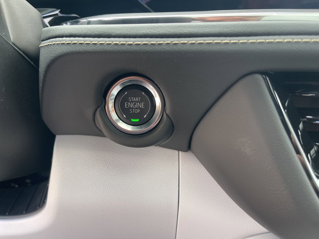 New 2025 Chevrolet Suburban Premier image 36