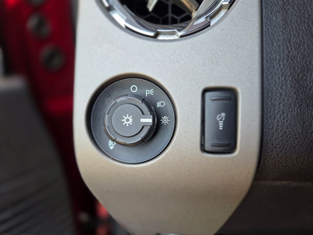 Used 2015 Ford F350 Lariat AWD/4WD image 30