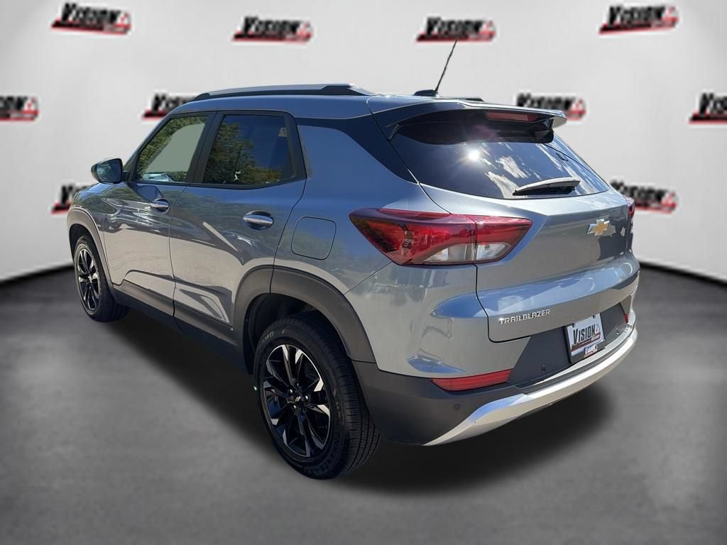 Used 2022 Chevrolet TrailBlazer LT w/ Confidence II Package FWD image 8
