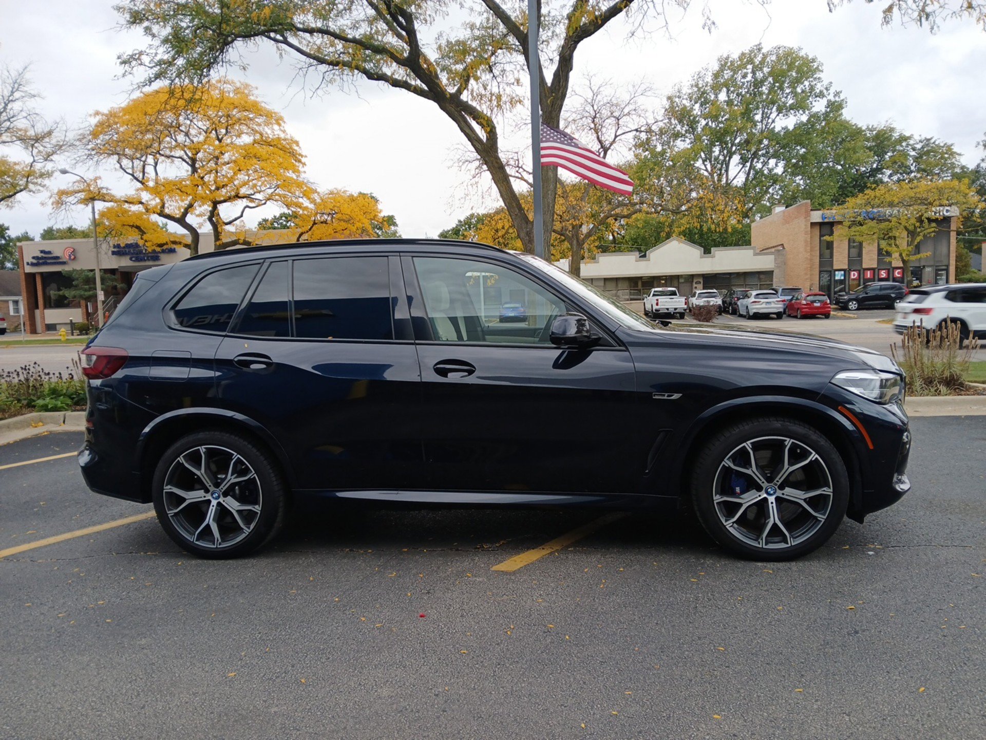 Used 2022 BMW X5 xDrive45e w/ M Sport Package image 3