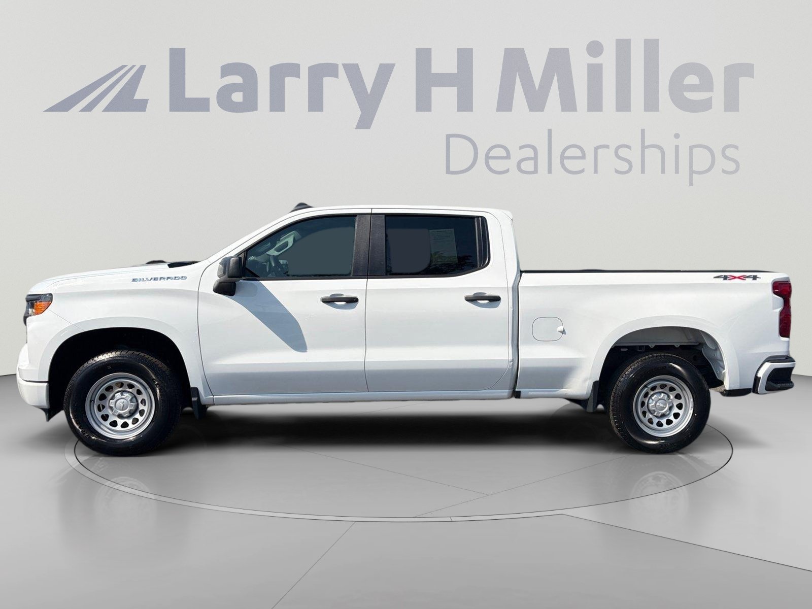 Used 2022 Chevrolet Silverado 1500 Custom AWD/4WD image 2