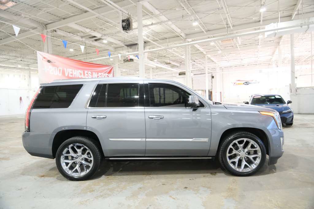 Used 2018 Cadillac Escalade Premium Luxury AWD/4WD image 14
