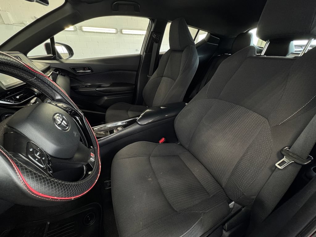 Used 2018 Toyota C-HR XLE FWD image 13