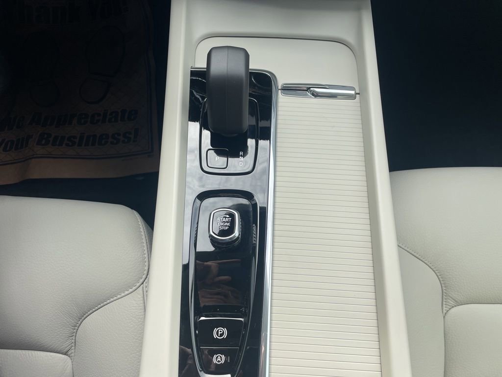 Certified 2025 Volvo XC60 T8 Core w/ Climate Package image 35