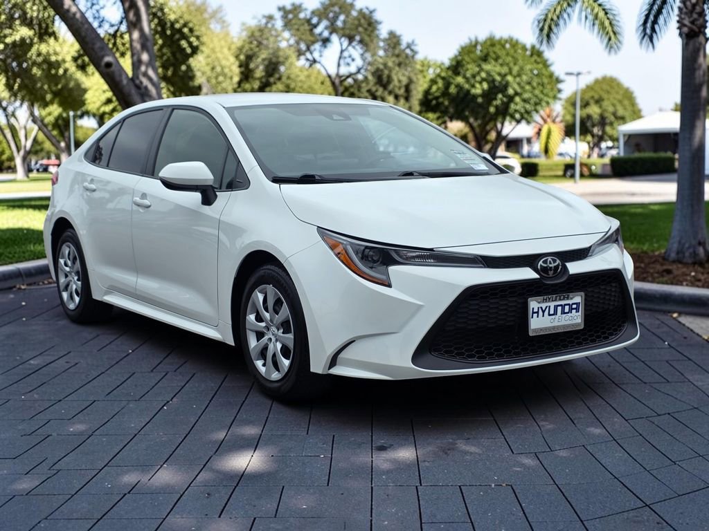 Used 2022 Toyota Corolla LE w/ Carpet Mat Package (TMS) image 4