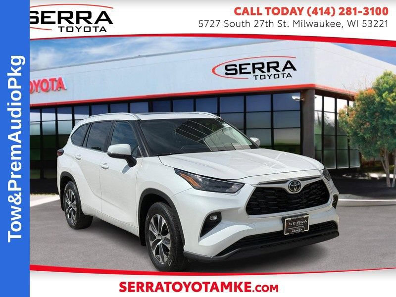 Used 2024 Toyota Highlander XLE AWD/4WD image 1
