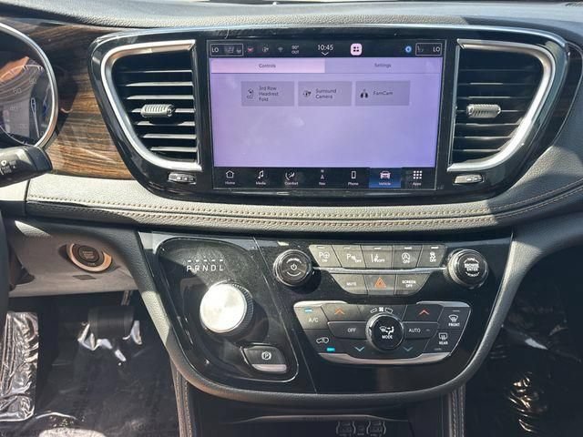 Used 2022 Chrysler Pacifica Pinnacle FWD image 21