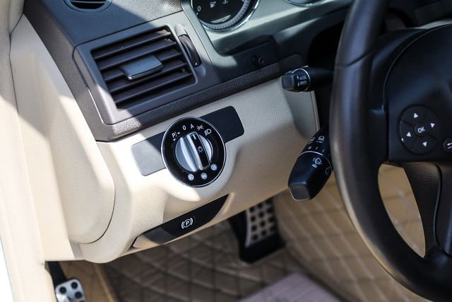 Used 2009 Mercedes-Benz C 350 Sport image 35