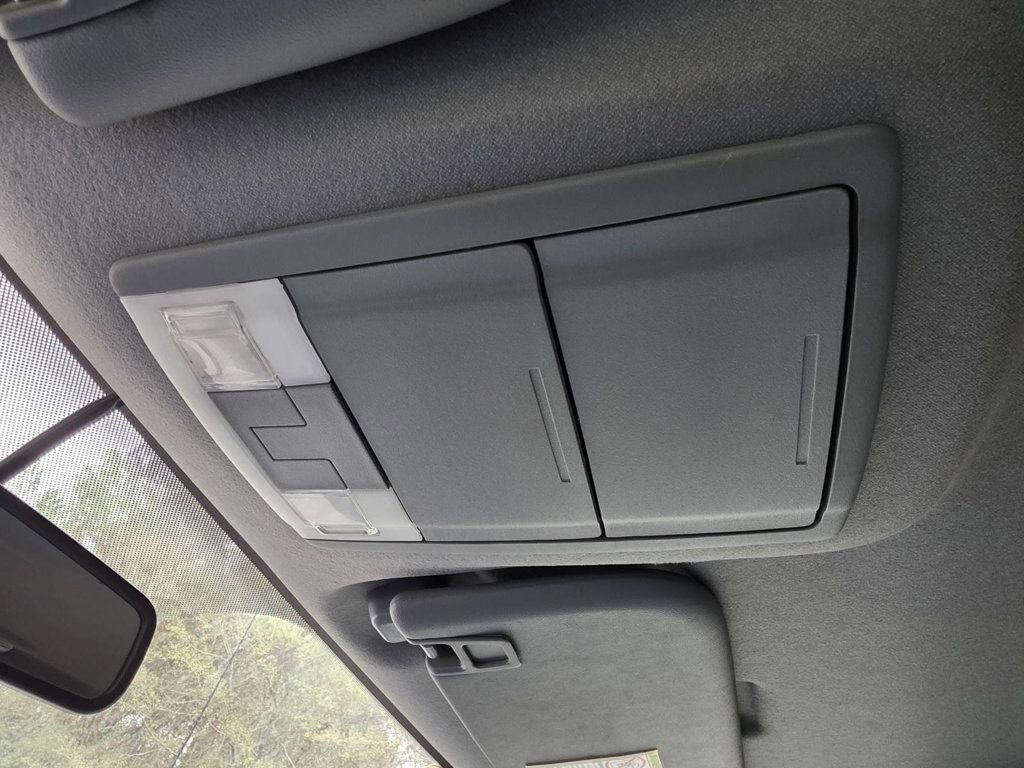 Used 2016 Ford F250 XLT w/ XLT Premium Package image 23