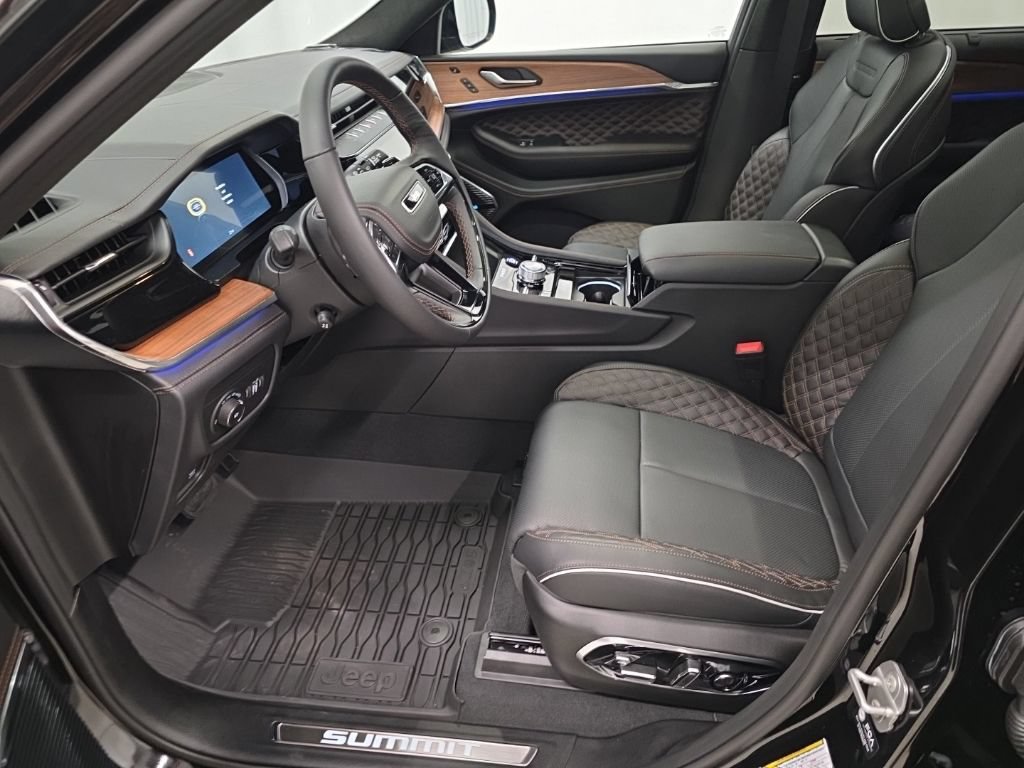 New 2026 Jeep Grand Cherokee Summit w/ Obsidian Package AWD/4WD image 13