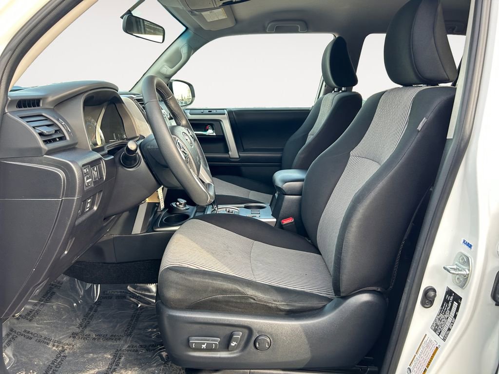 Used 2016 Toyota 4Runner SR5 image 15