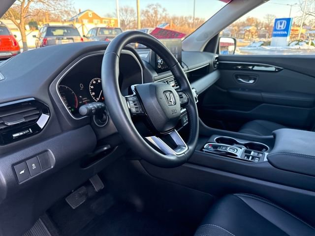 Used 2025 Honda Pilot EX-L image 13