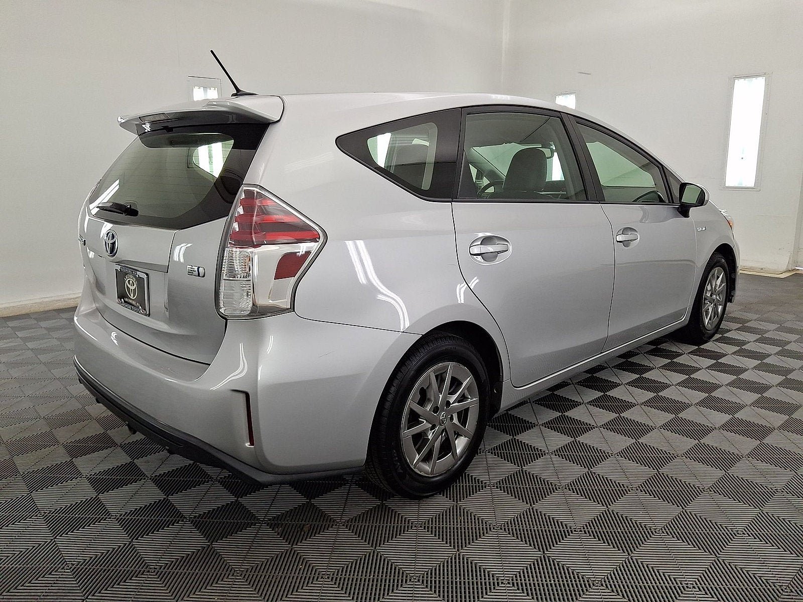 Used 2017 Toyota Prius V Four w/ Carpet Mat Package FWD image 17