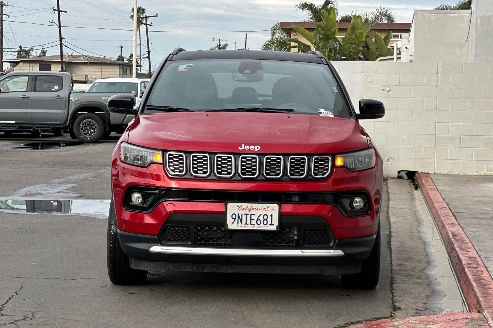 Used 2025 Jeep Compass Limited image 6