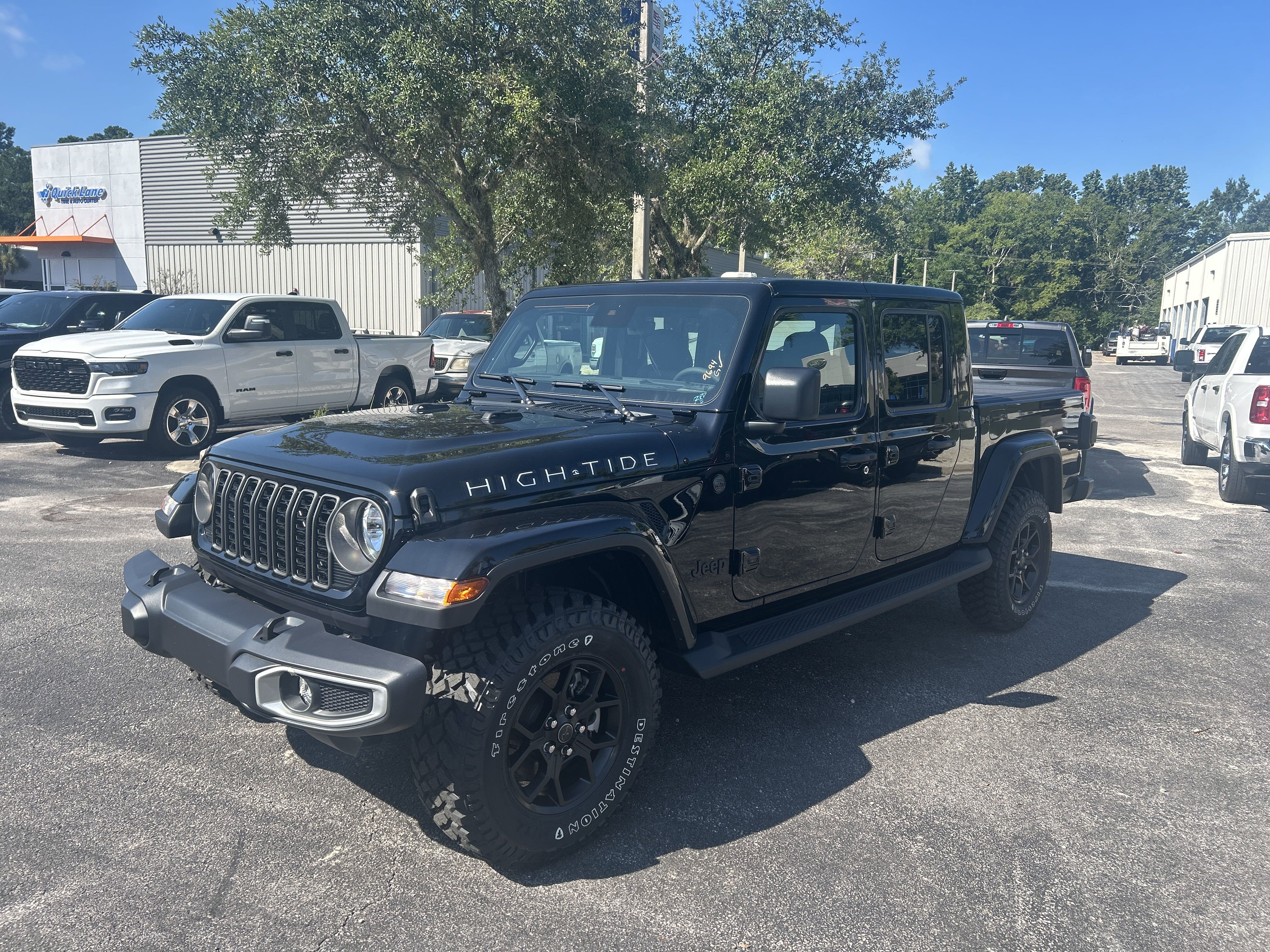 New 2025 Jeep Gladiator Sport image 3