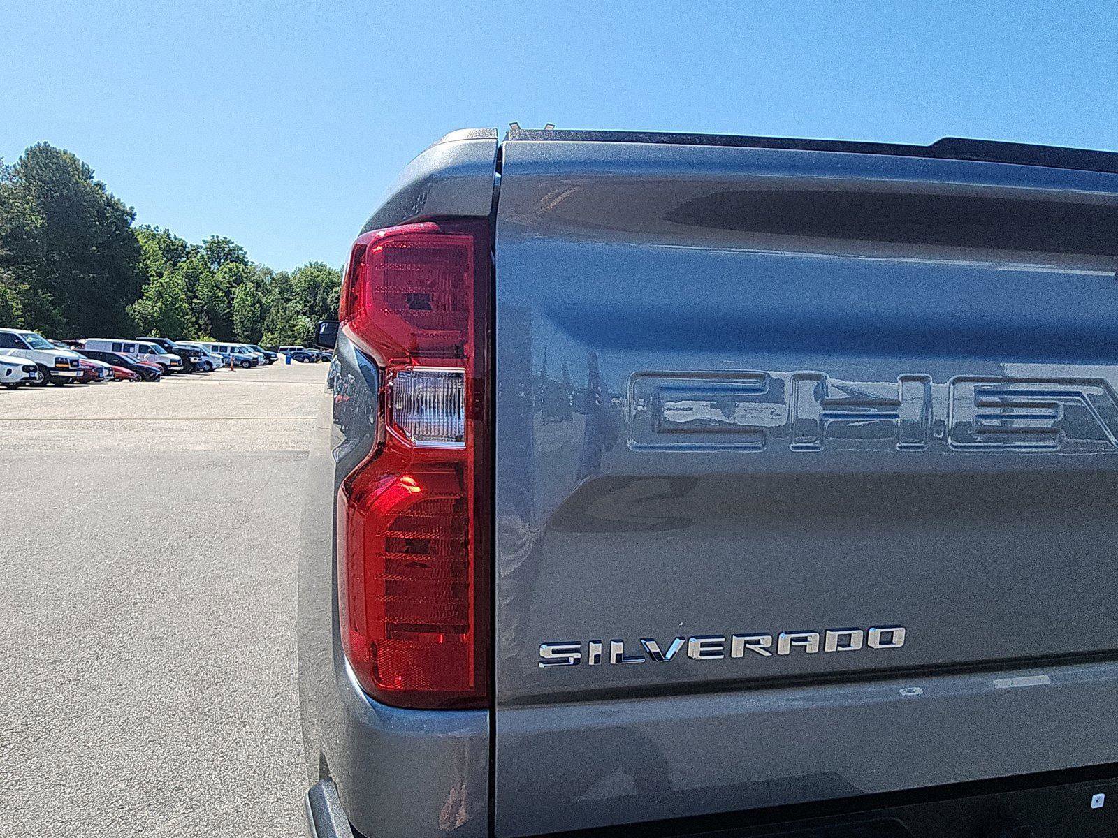 Used 2024 Chevrolet Silverado 1500 Custom AWD/4WD image 10