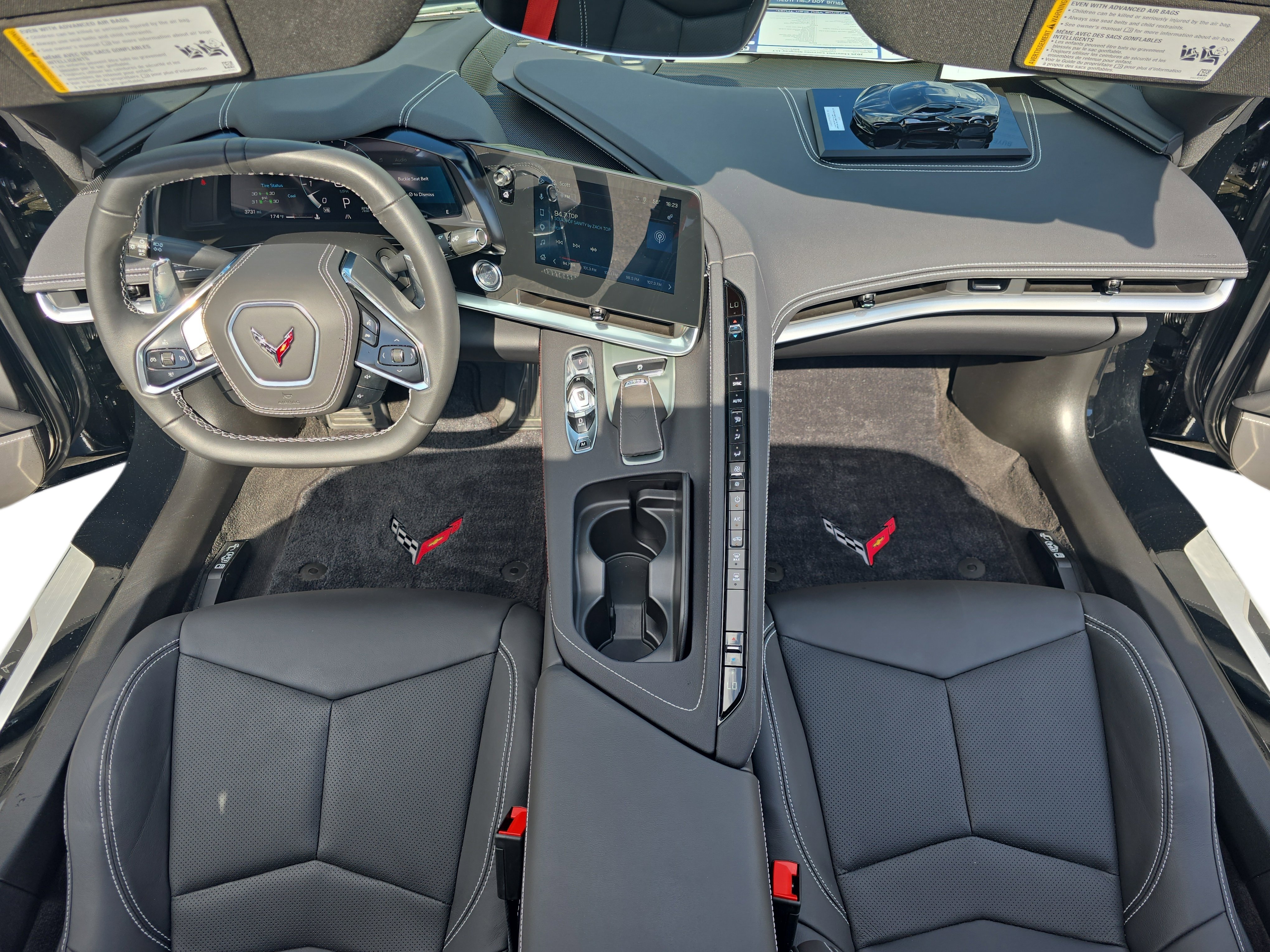 Used 2025 Chevrolet Corvette Stingray Coupe w/ Z51 Performance Package image 9