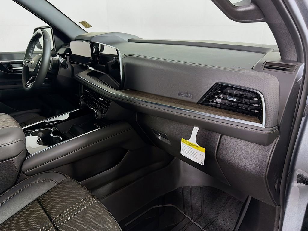 New 2026 Chevrolet Suburban High Country AWD/4WD image 32