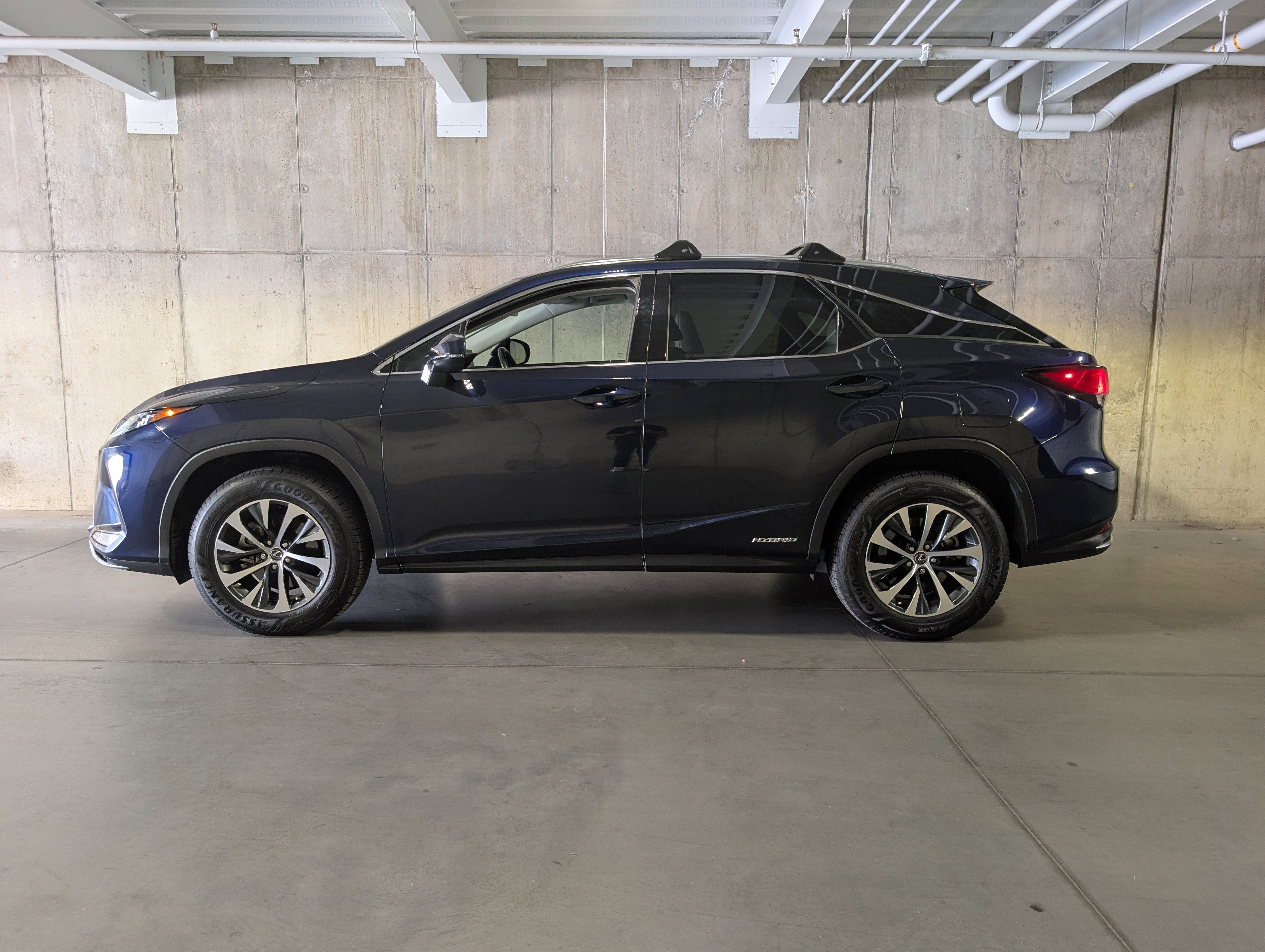 Used 2020 Lexus RX 450h AWD w/ Premium Package image 2